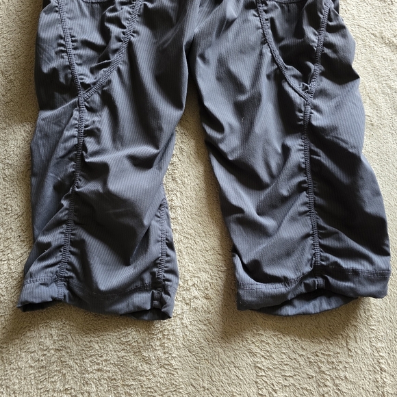Lululemon Studio Crop dark grey unlined size 4 - Picture 8 of 11